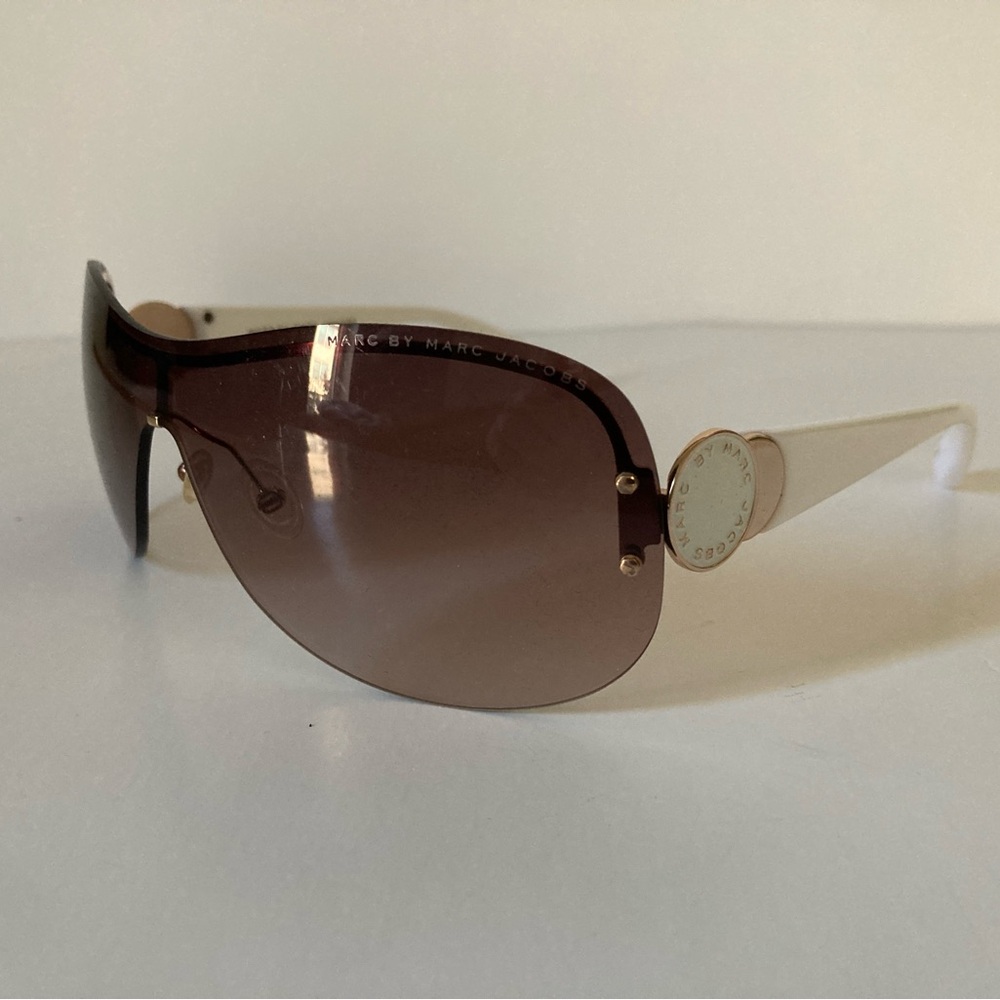 Marc by Marc Jacobs Sunglasses w case